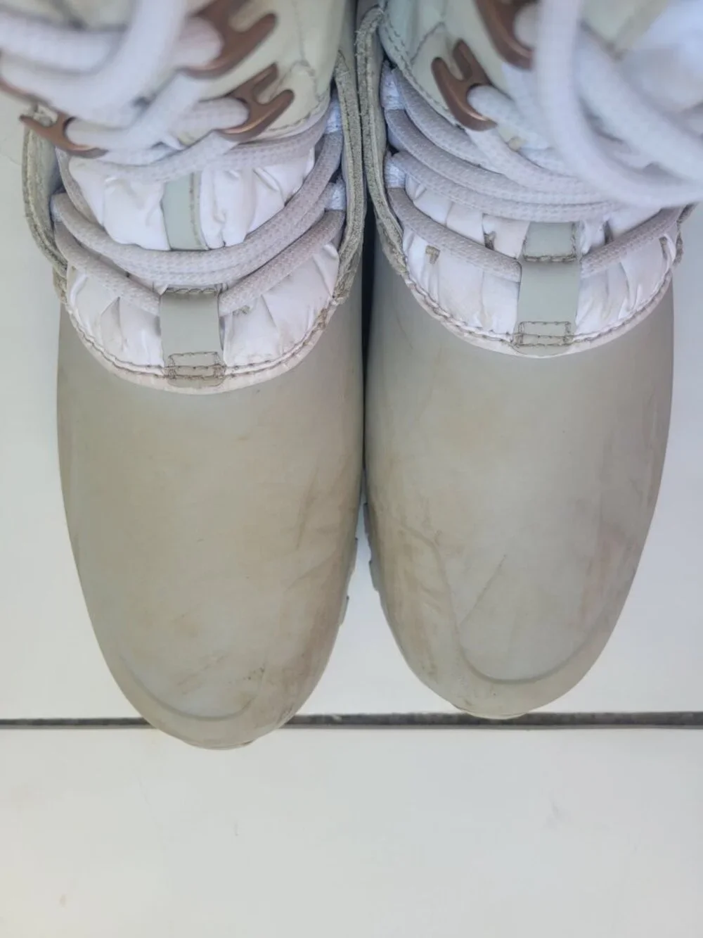 The North Face Women's Yukiona 200 Mid Boots Size 10 Snow Outer Wear Durable